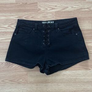 Idyllwind Horseshoe Lane Low rise black lace up shorts festival biker Y2K sz 8